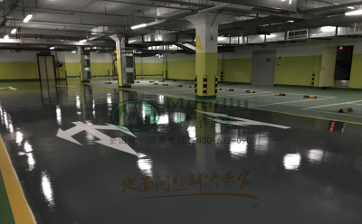 ‌旧地面翻新方案：城西环氧地坪涂层覆盖混凝土裂缝修复技术