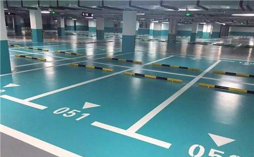 城西城西环氧地坪中涂：构筑坚固地面的关键环节